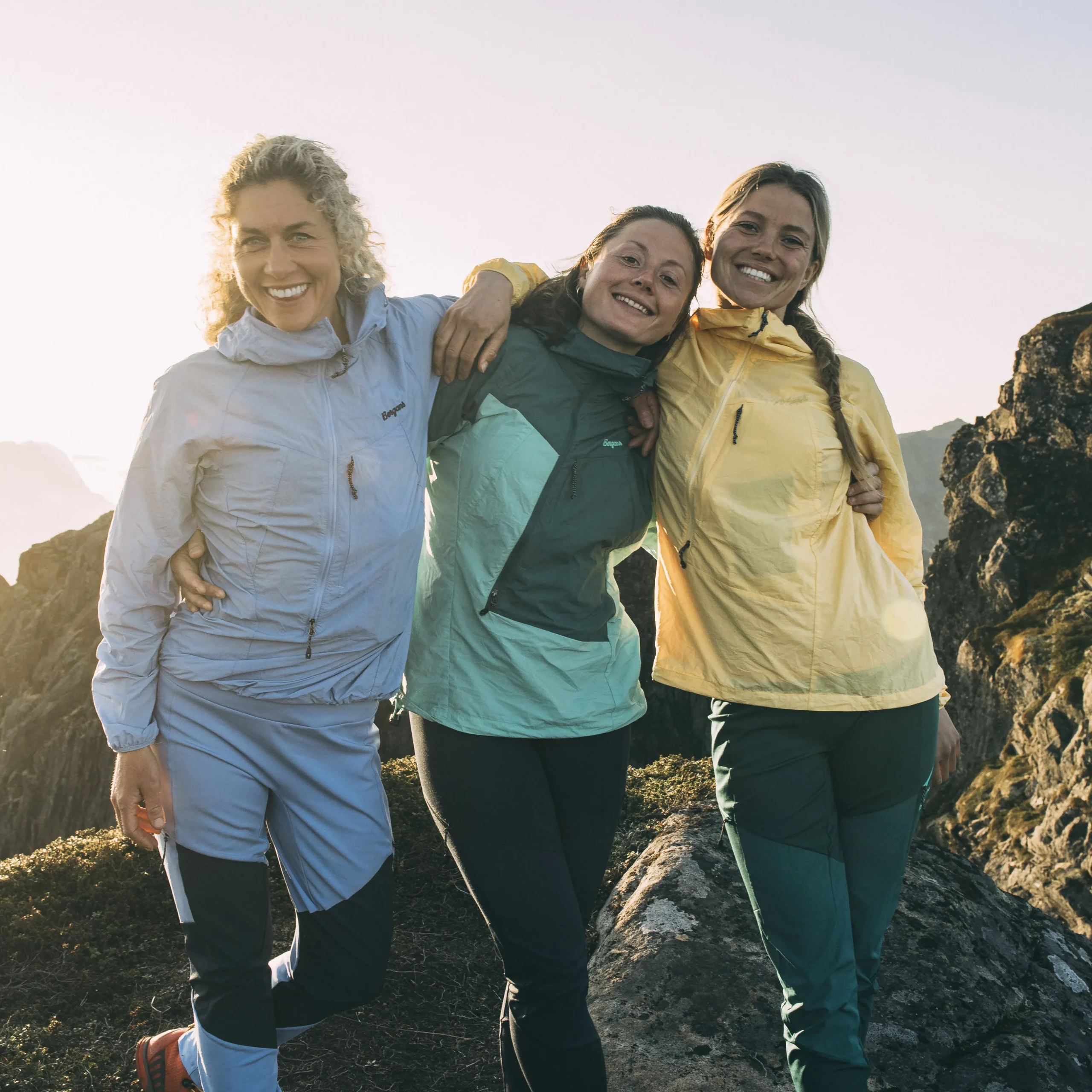 Tind Windbreaker Anorak Women - Bergans